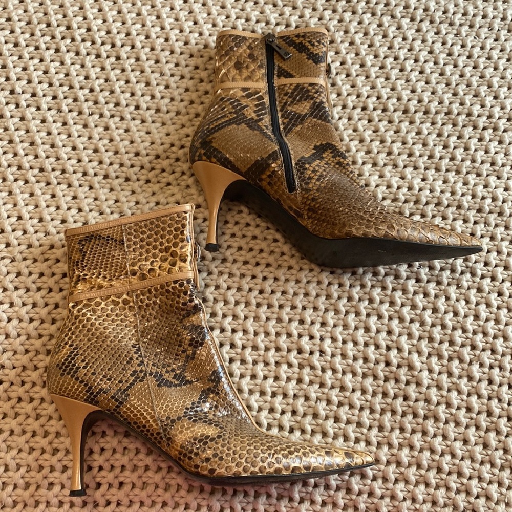 Claudia ciuti snake heels
